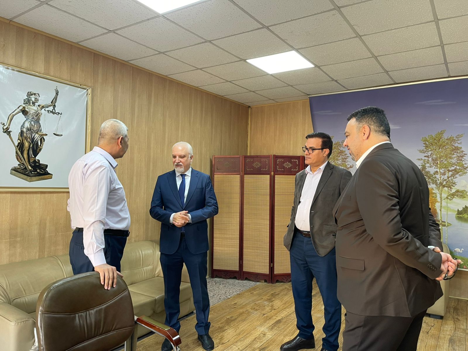 الوكيل الفني لوزارة الاتصالات يجري زيارة ميدانية لمقر شركة السلام العامة